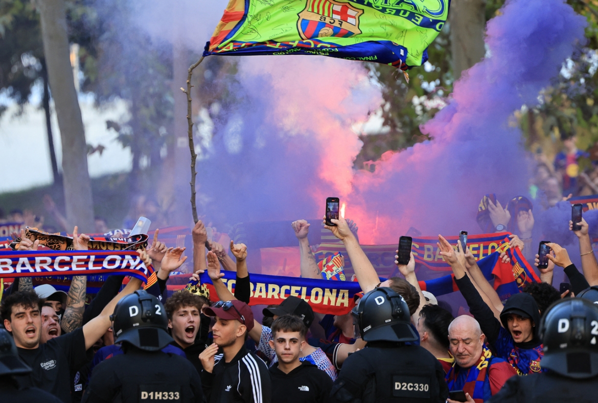 ket qua cup c1 chau Au hom nay 2 10 psg loi nguoc dong ngay tren san barca hinh anh 7