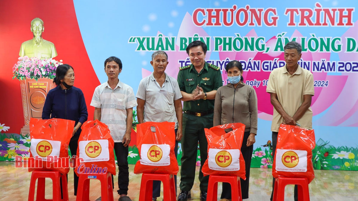 Vững chắc "thế trận lòng dân" nơi biên giới