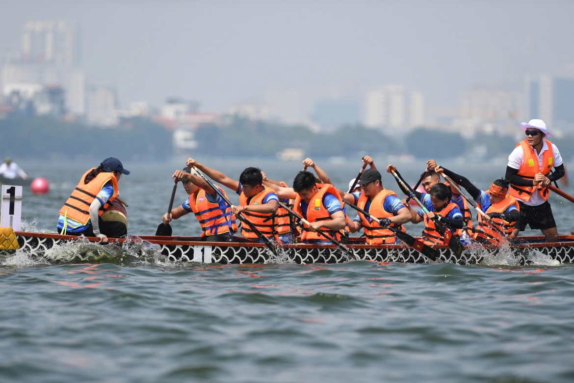 hon 400 van dong vien tranh tai giai boi chai thuyen rong - van sup ha noi 2025 hinh anh 2