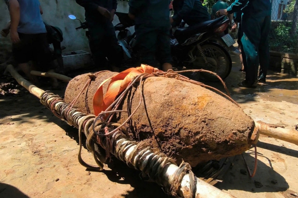 large unexploded bomb safely detonated in lao cai picture 1 large unexploded bomb safely detonated in lao cai picture 1