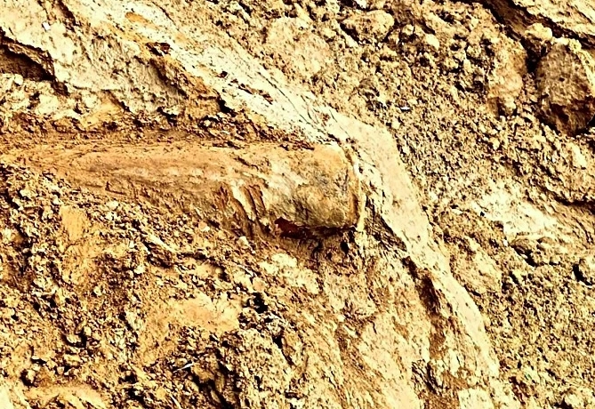 200kg wartime bomb discovered on ha tinh riverbank picture 1 200kg wartime bomb discovered on ha tinh riverbank picture 1