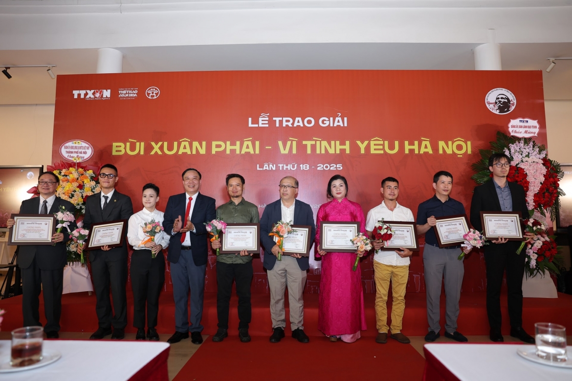 nhac si tran tien duoc vinh danh giai thuong lon hinh anh 1