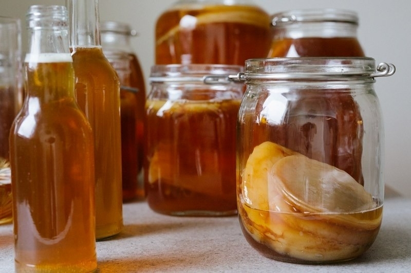 Duoc vi nhu vua duong gan nhung kombucha co the gay hai cho nhung nguoi nay hinh anh 1