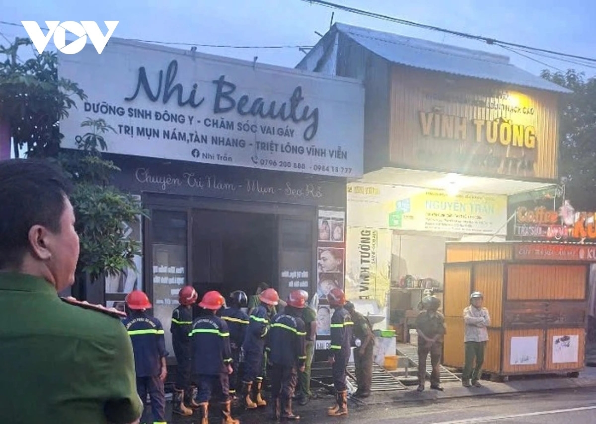 Bé trai bị phỏng 65% trong vụ cháy ở Gia Lai qua cơn nguy kịch