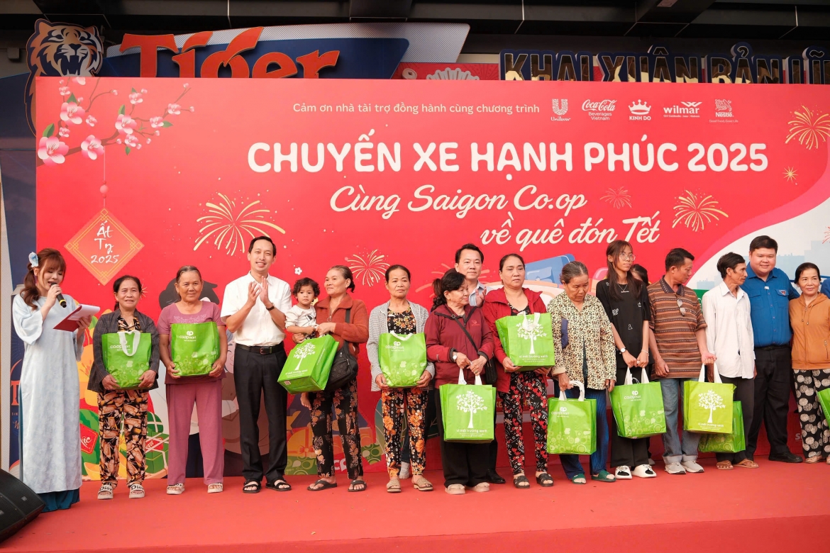 saigon co.op dat giai thuong doanh nghiep doanh nhan san pham tieu bieu tp.hcm hinh anh 1