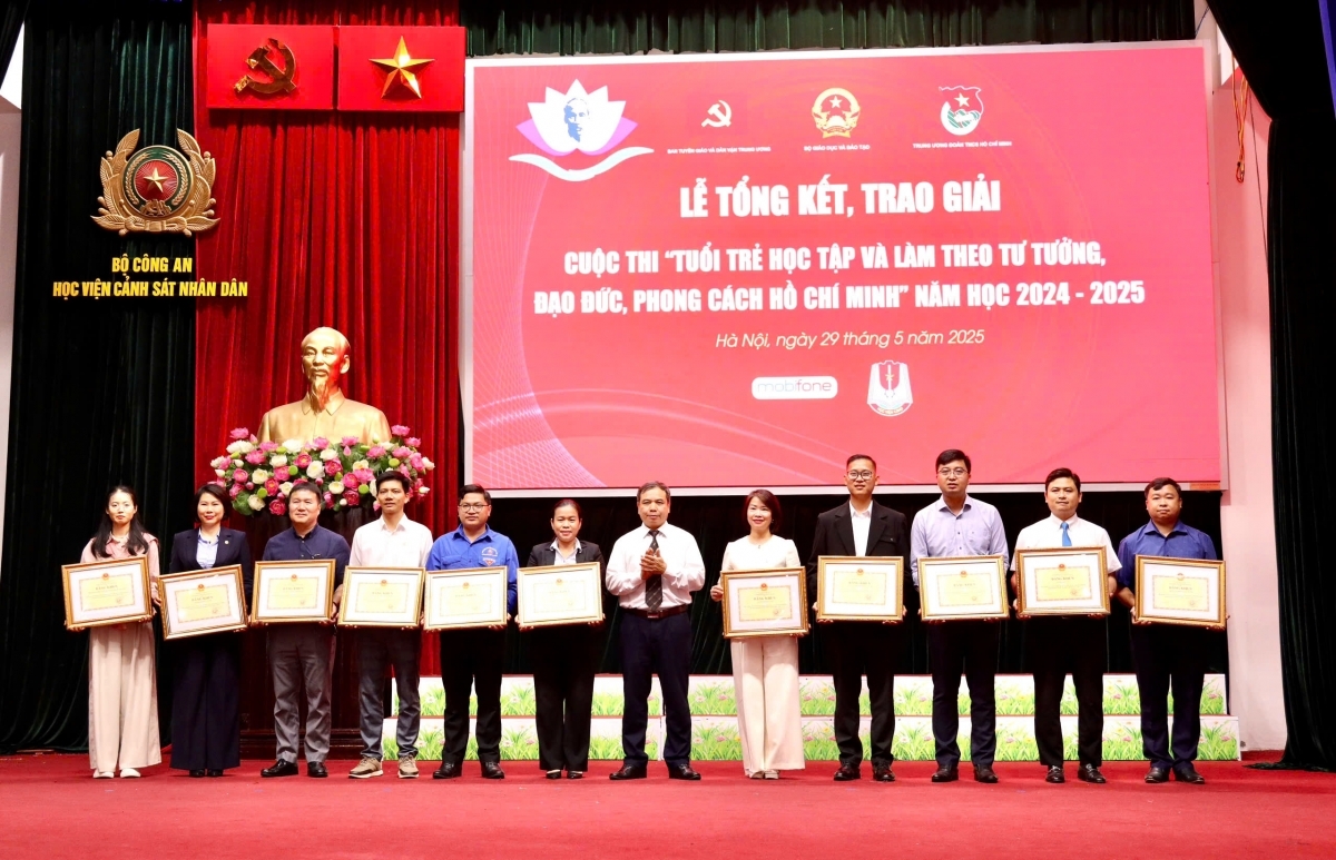 bao ve nen tang tu tuong cua Dang tren khong gian mang hinh anh 2