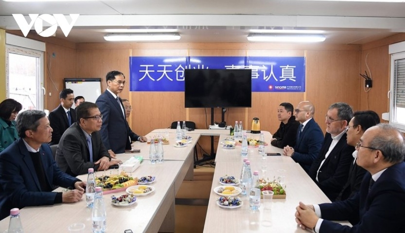 deputy pm hails th group s russian dairy plant as model for foreign investment picture 2 deputy pm hails th group s russian dairy plant as model for foreign investment picture 2