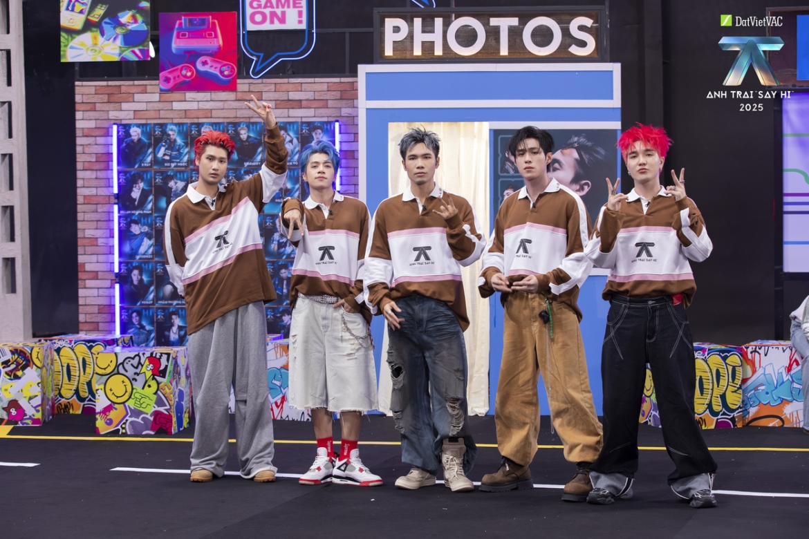  cong chua bong bong bao thy lam khach moi tai live stage 3 anh trai say hi hinh anh 1