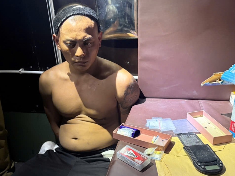 Dot kich quan karaoke chui o ha noi, bat qua tang nhom bay lac xuyen dem hinh anh 1