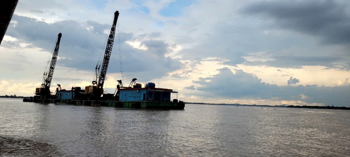 Đồng Tháp đã cấp phép khai thác 36 mỏ cát, nhiều mỏ cát bùn phủ dày