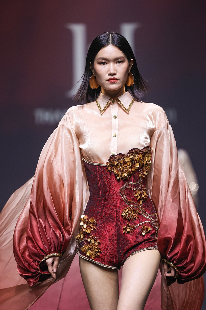vietnamese culture introduced at shanghai fashion week ss26 picture 10 vietnamese culture introduced at shanghai fashion week ss26 picture 10