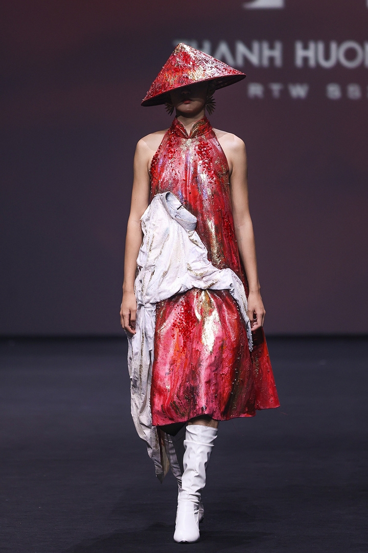 vietnamese culture introduced at shanghai fashion week ss26 picture 7 vietnamese culture introduced at shanghai fashion week ss26 picture 7