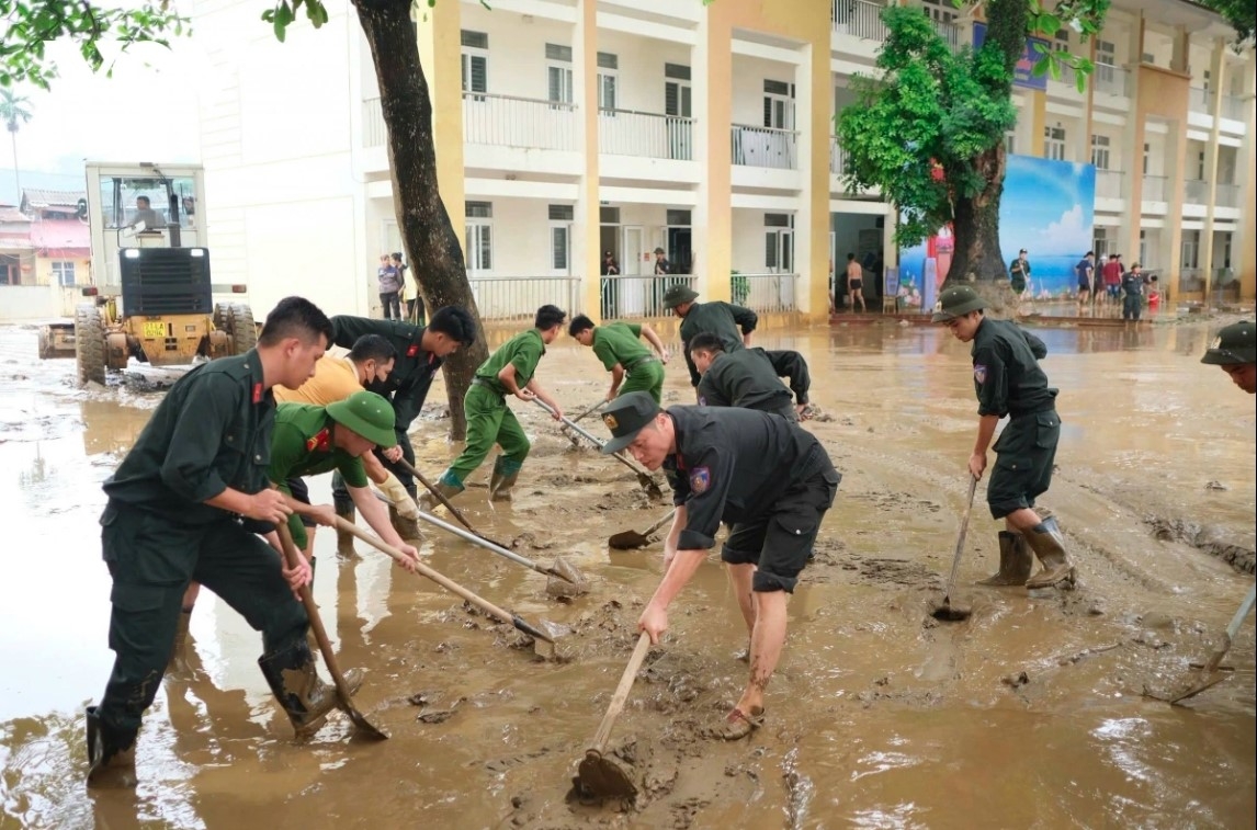 localities step up recovery efforts in the wake of typhoon bualoi picture 1
