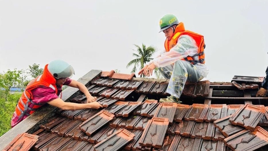 localities step up recovery efforts in the wake of typhoon bualoi picture 12