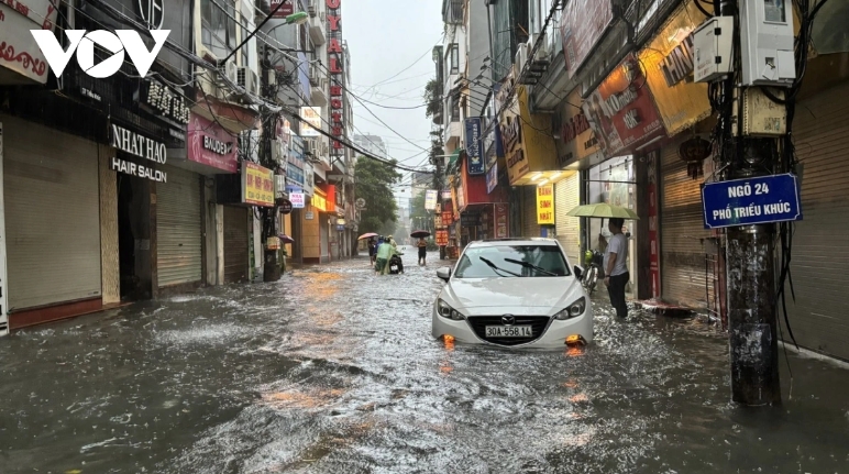 typhoon matmo impact widespread flooding engulfs northern vietnam picture 14