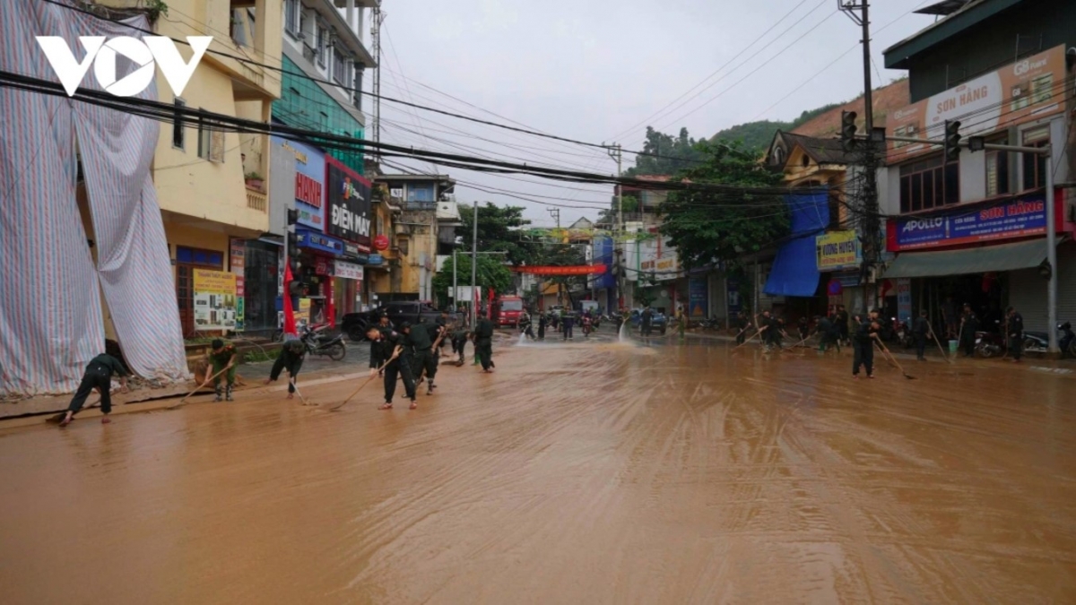 localities step up recovery efforts in the wake of typhoon bualoi picture 3