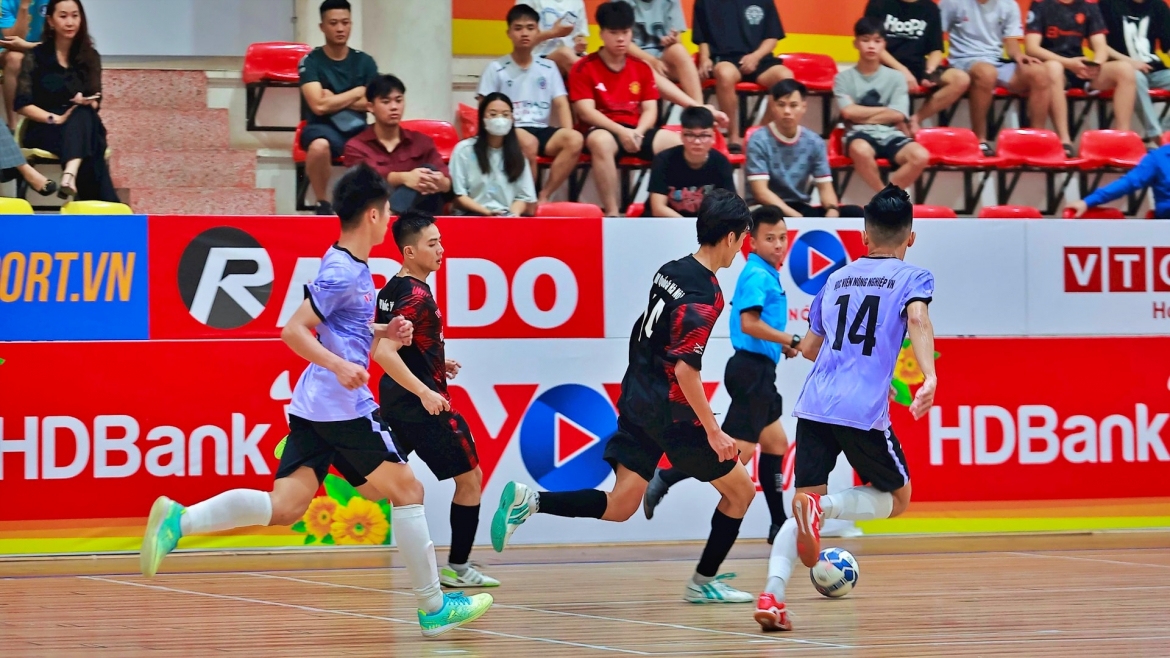 khoi tranh giai futsal hdbank sinh vien khu vuc tp.hcm nam 2025 hinh anh 1