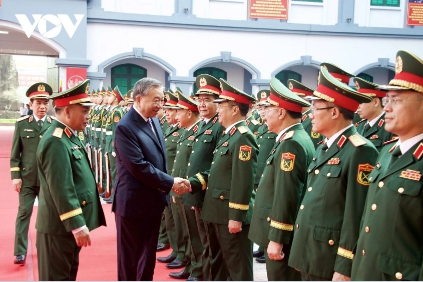 party chief calls for keen insight and professional acumen in defence intelligence officers picture 3