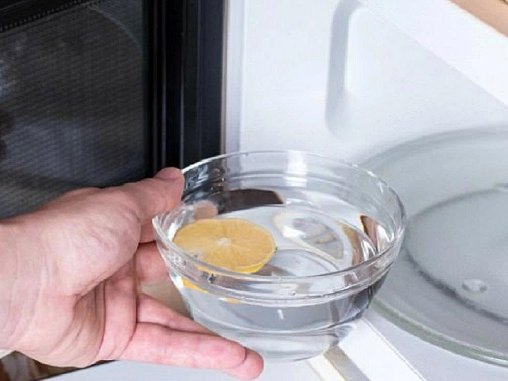 Giấm trắng - “trợ thủ” trong bếp và bí quyết cho sức khỏe