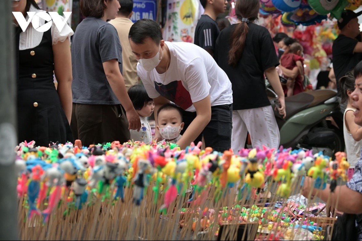 traditional toys take centre stage at mid-autumn festival 2025 picture 4 traditional toys take centre stage at mid-autumn festival 2025 picture 4