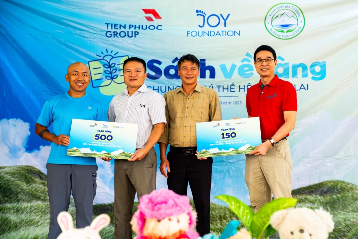 sach ve lang o vung dem vuon quoc gia ta Dung hinh anh 3