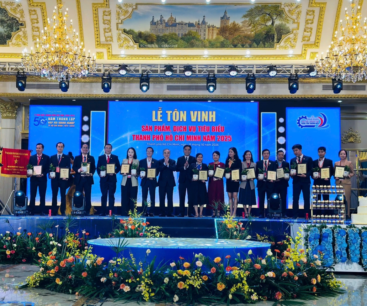 saigon co.op dat giai thuong doanh nghiep doanh nhan san pham tieu bieu tp.hcm hinh anh 3