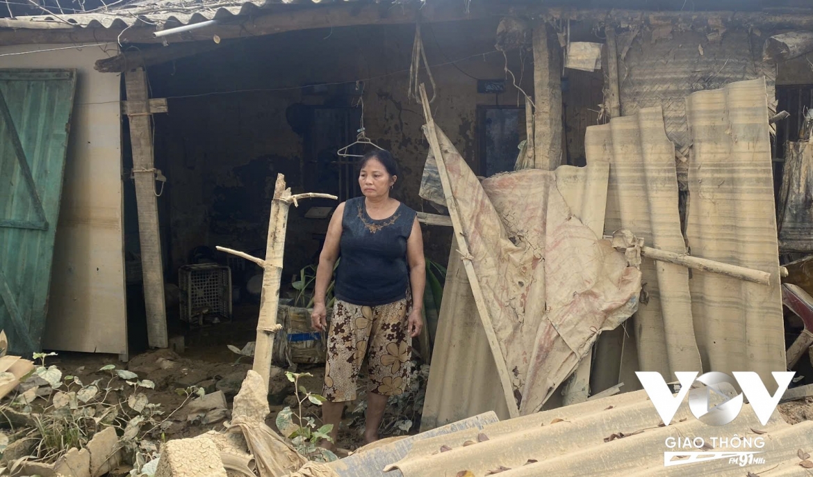 nhung mo rau tiep suc dong bao vung lu lut hinh anh 1