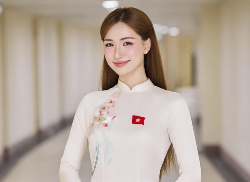sao viet 30 10 hoa minzy ung ho 100 trieu dong cho dong bao hue hinh anh 1