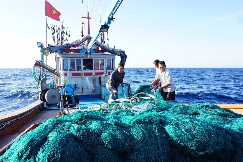 coast guard region 3 launches peak campaign against iuu fishing picture 1