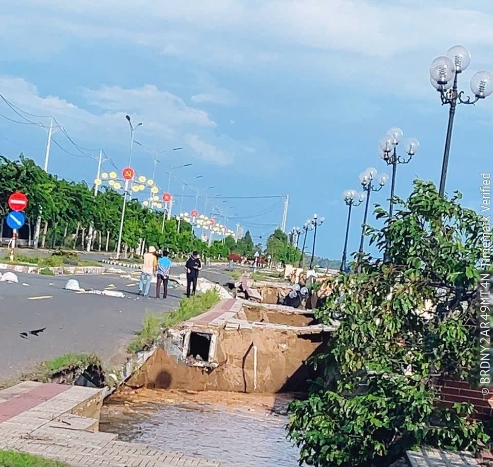 Bờ kè cũ xã Thường Phước (Đồng Tháp) tiếp tục xảy ra sạt lở nghiêm trọng