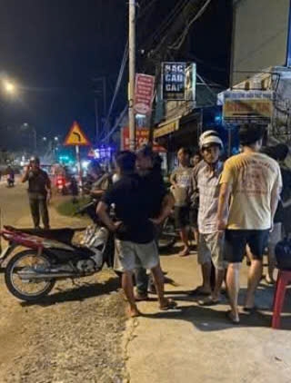 mot thanh nien bi chem dut lia ban tay hinh anh 1