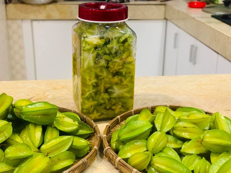 Khế chua ngâm mật ong: Bài thuốc dân gian giảm ho, trị viêm họng