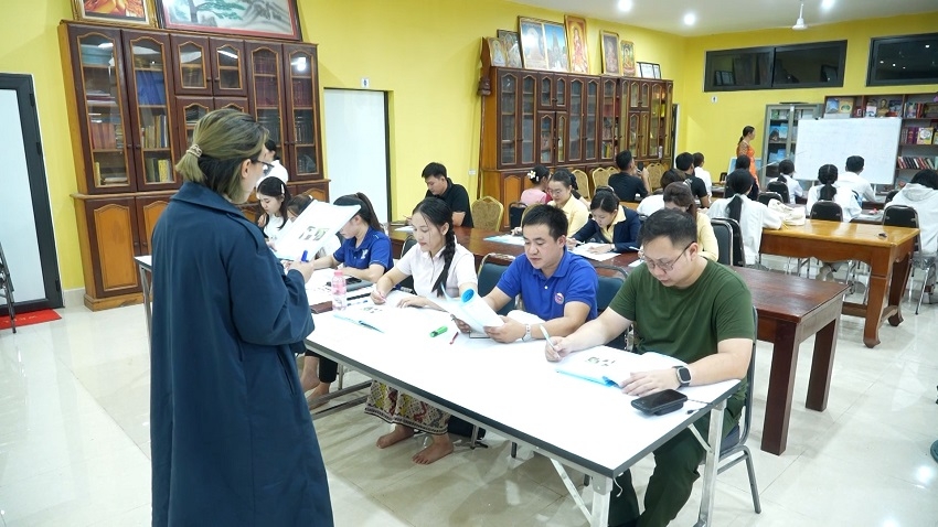 chung tay gin giu va lan toa tinh yeu tieng viet tai lao hinh anh 1