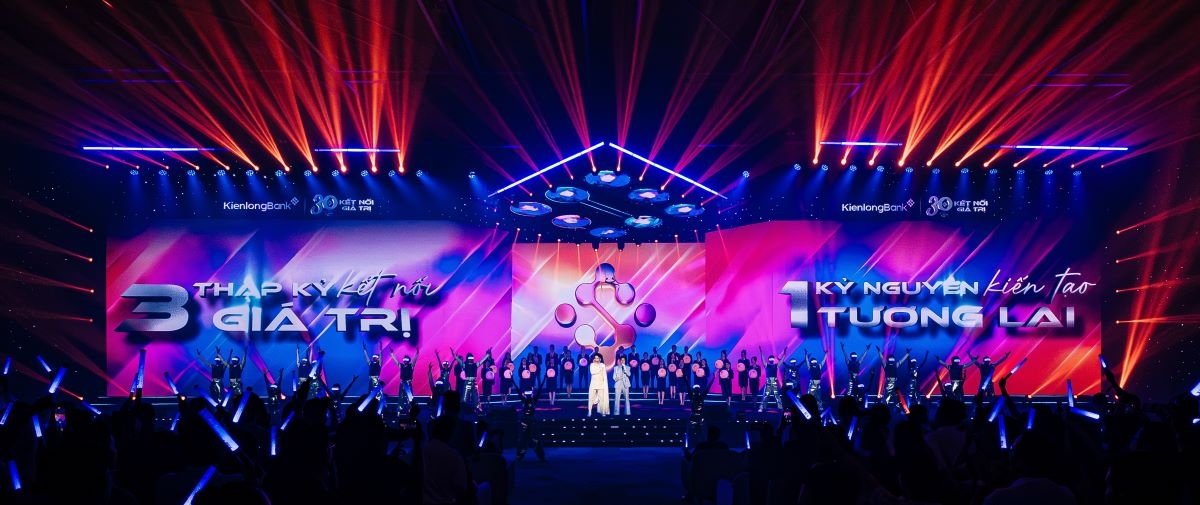 KienlongBank kể chuyện thương hiệu bằng “concert công nghệ”