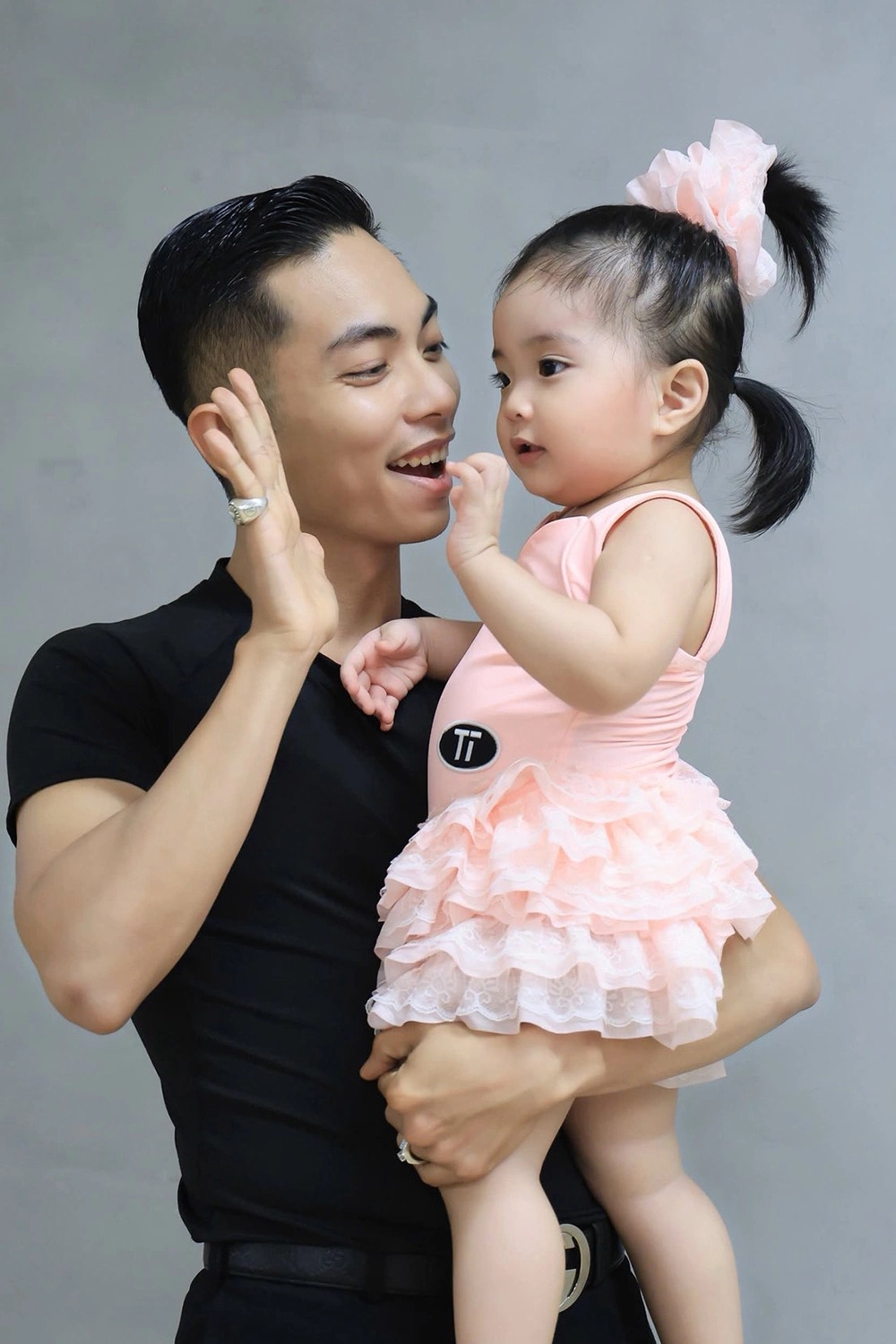 sao viet 14 10 cuoc song thanh thoi cua mc lai van sam sau nghi huu hinh anh 5