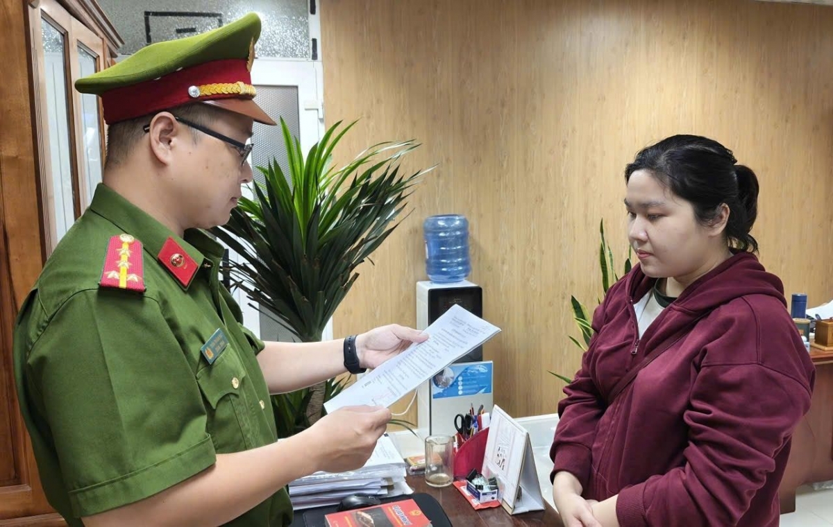 Nhân viên ngân hàng chiếm đoạt gần 6 tỷ của đồng nghiệp và nhiều người khác