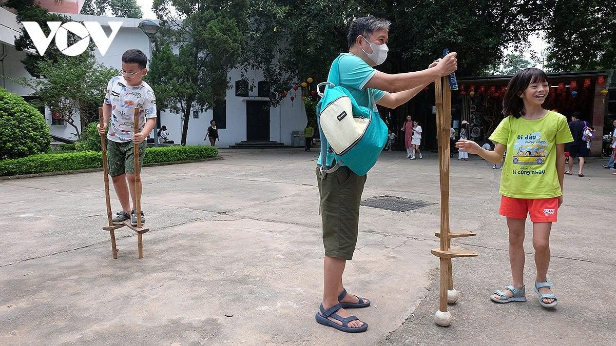 joyful mid-autumn festival at vietnam museum of ethnology picture 11