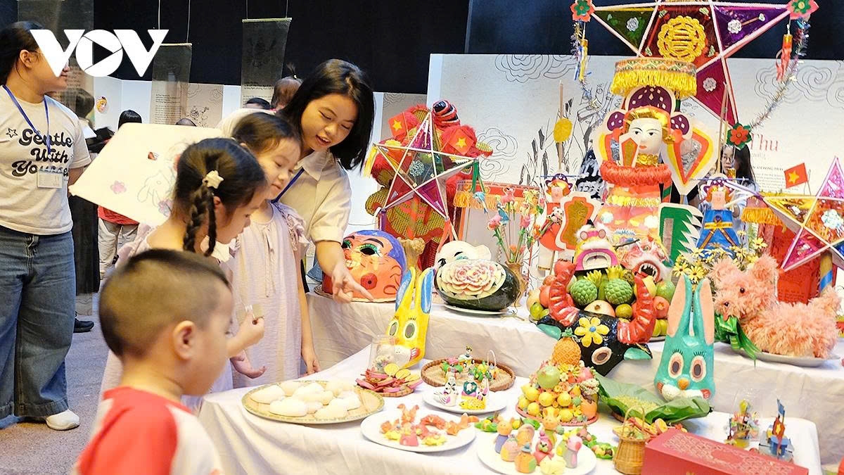 joyful mid-autumn festival at vietnam museum of ethnology picture 12