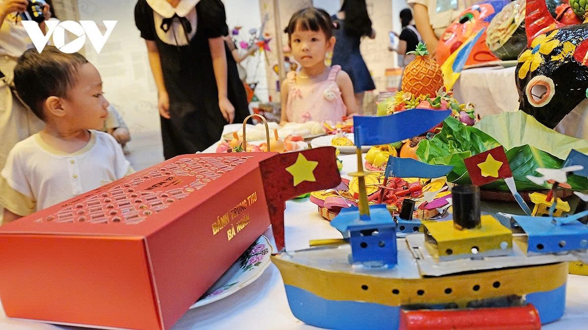 joyful mid-autumn festival at vietnam museum of ethnology picture 4