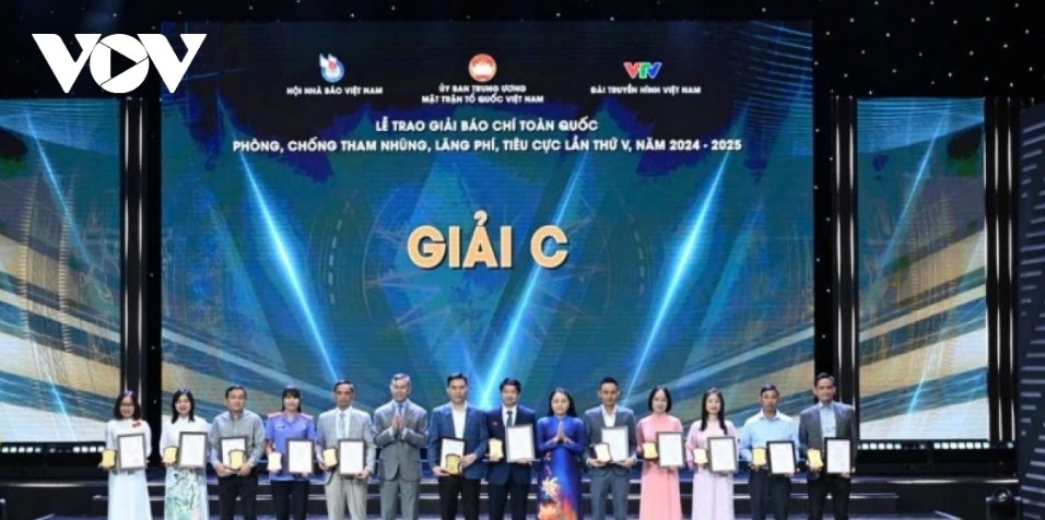 vov wins four prizes at national press awards on anti-corruption efforts picture 7