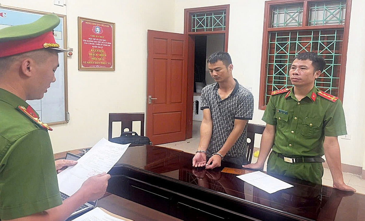 Người đánh tài xế xe buýt, bắt quỳ giữa đường bị tạm giữ hình sự