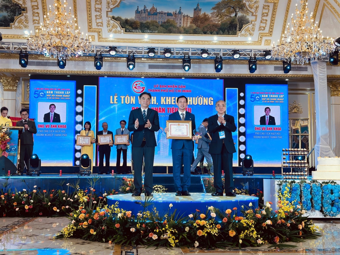 saigon co.op dat giai thuong doanh nghiep doanh nhan san pham tieu bieu tp.hcm hinh anh 7