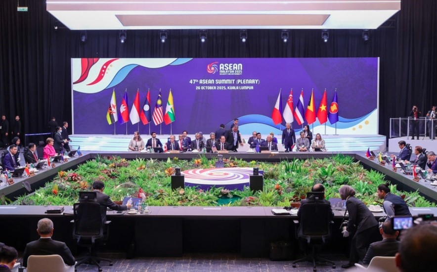 pm pham minh chinh attends plenary and retreat sessions of 47th asean summit picture 1
