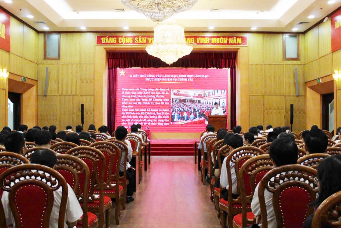 Dua nghi quyet Dai hoi Dang bo cac co quan Dang trung uong vao cuoc song hinh anh 3