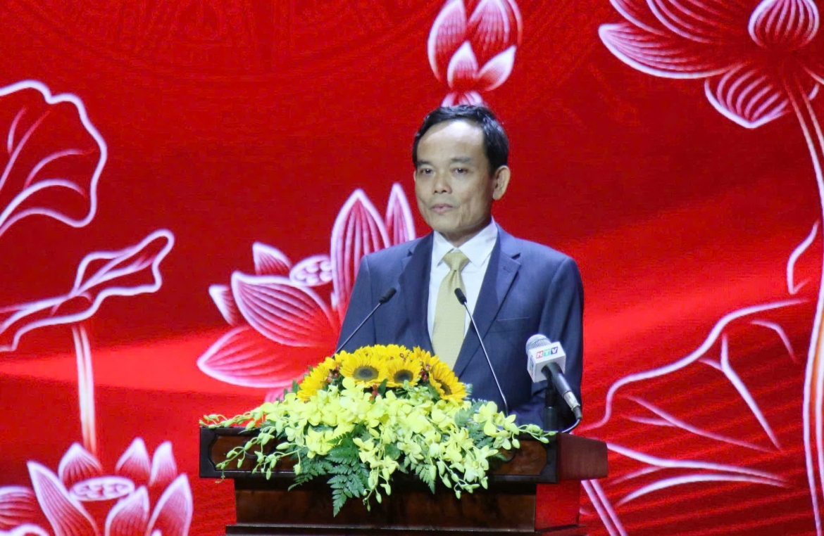 nha van, nghe si can co tu duy moi, cach lam moi hinh anh 1