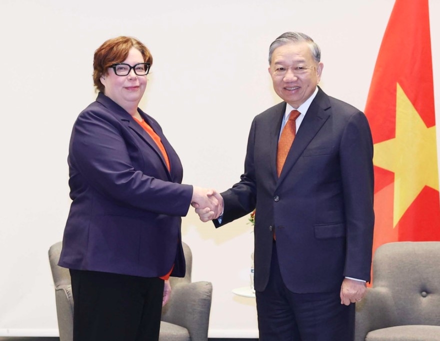 vietnamese party chief meets with chairperson of communist party of finland picture 1 vietnamese party chief meets with chairperson of communist party of finland picture 1