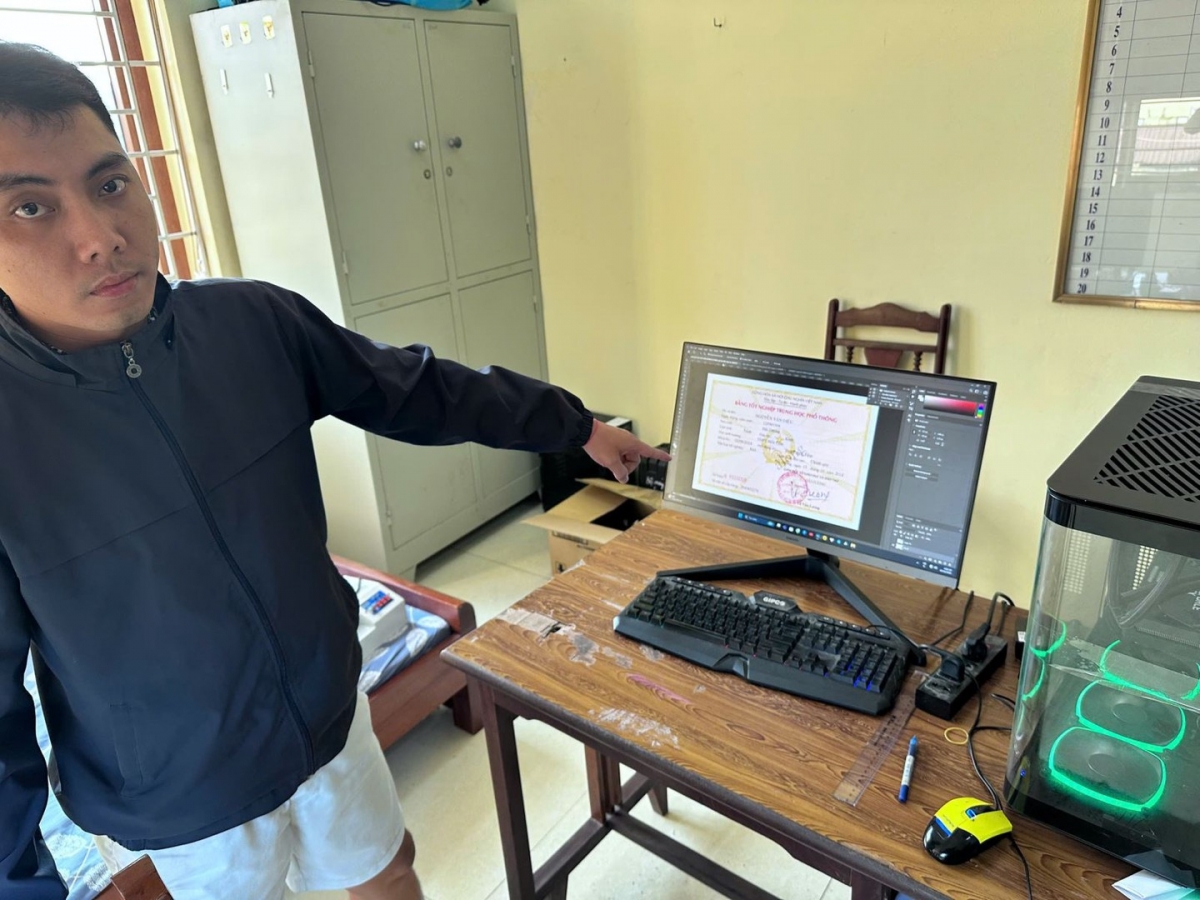 Khởi tố, bắt tạm giam đối tượng làm giả con dấu, tài liệu của cơ quan, tổ chức