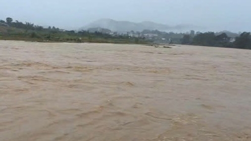 Người đàn ông mất tích khi đánh bắt cá trên sông Pô Kô trong lũ