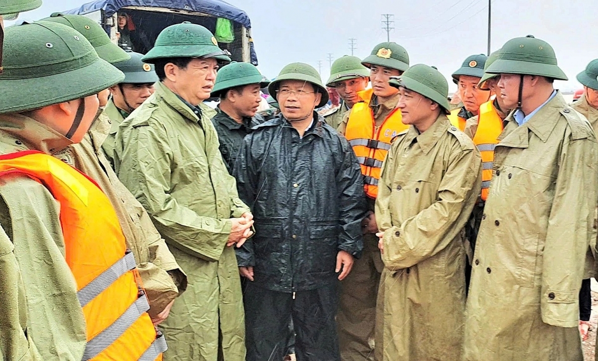 Chủ động “4 tại chỗ”, bảo đảm an toàn tính mạng của người dân lên trên hết