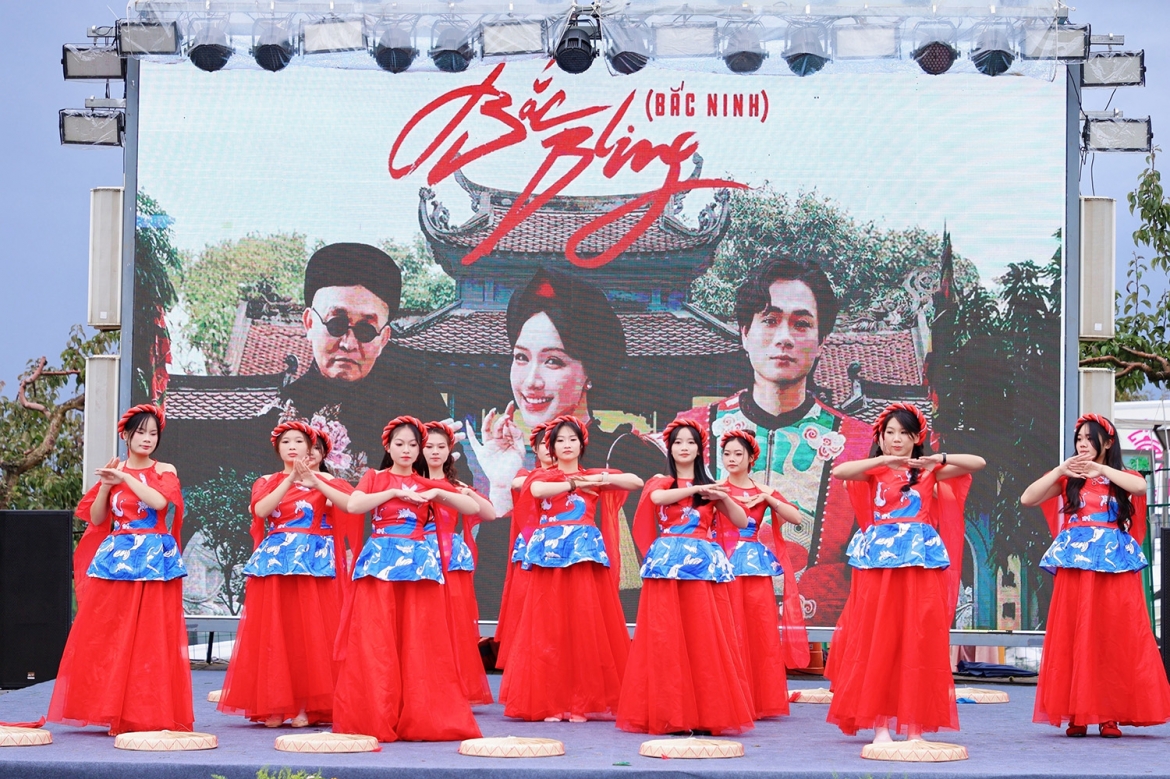 lan toa hinh anh dat nuoc, con nguoi viet nam tai van nam, trung quoc hinh anh 3